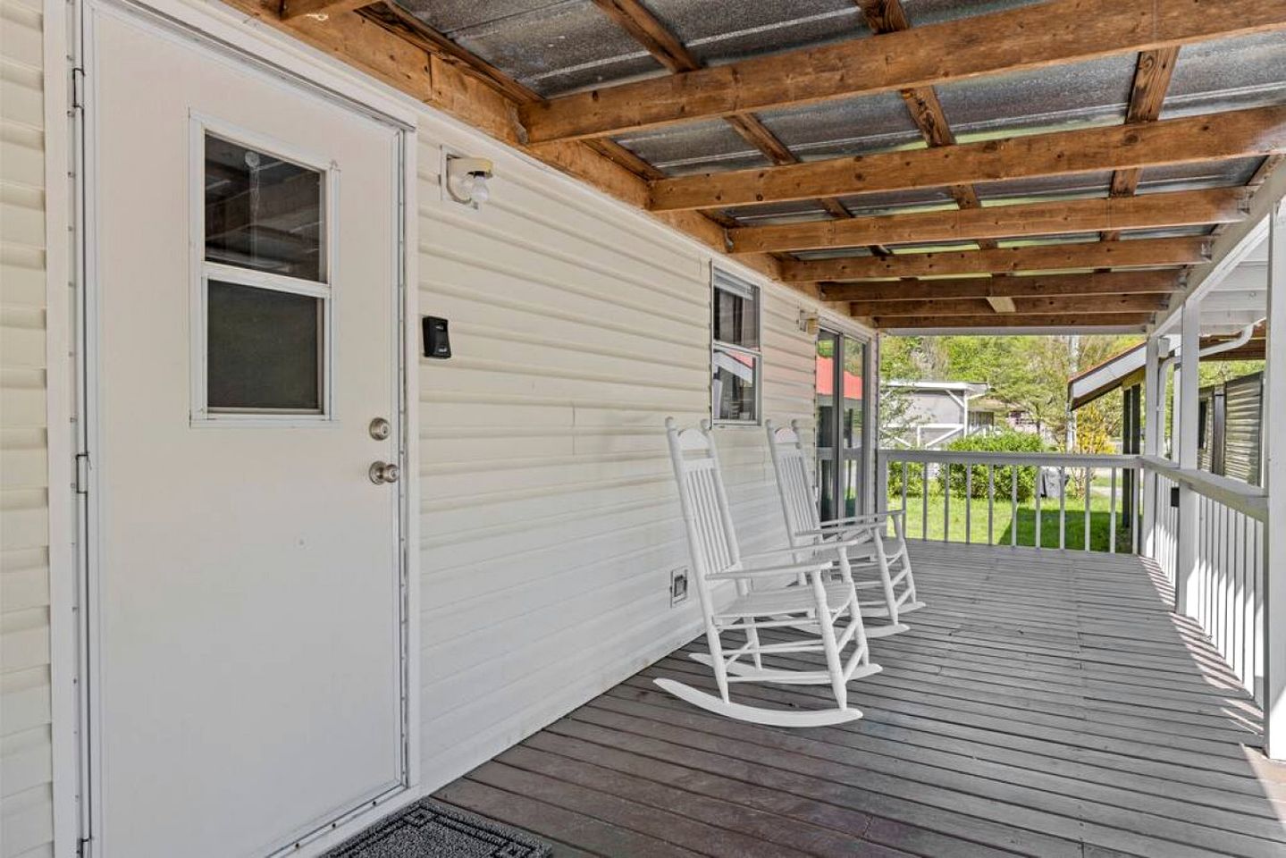 Gorgeous Tiny House with Stunning Lake Sights in Sylva, North Carolina