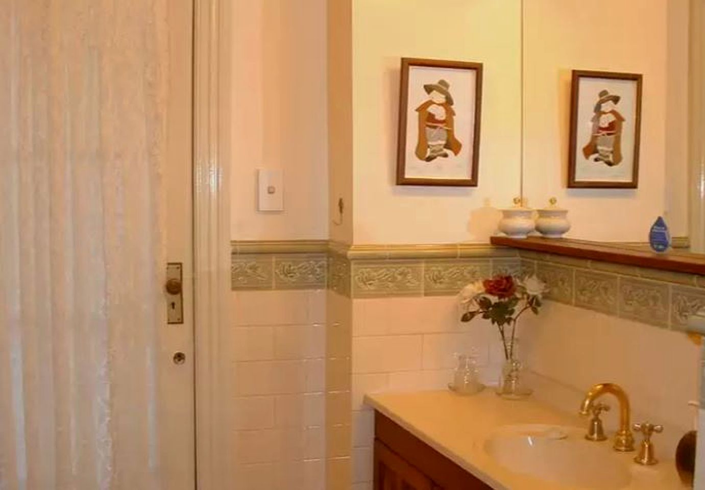 Amazing Accommodation for a Bird Watching Getaway near Gold Coast, Queensland