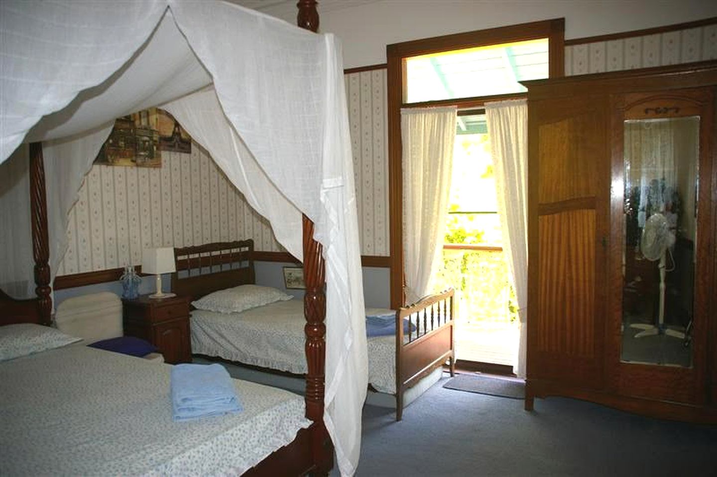Cozy Bed and Breakfast in the Country Outside of Brisbane, Queensland