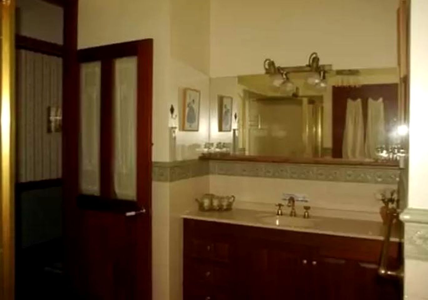 Cozy Bed and Breakfast in the Country Outside of Brisbane, Queensland