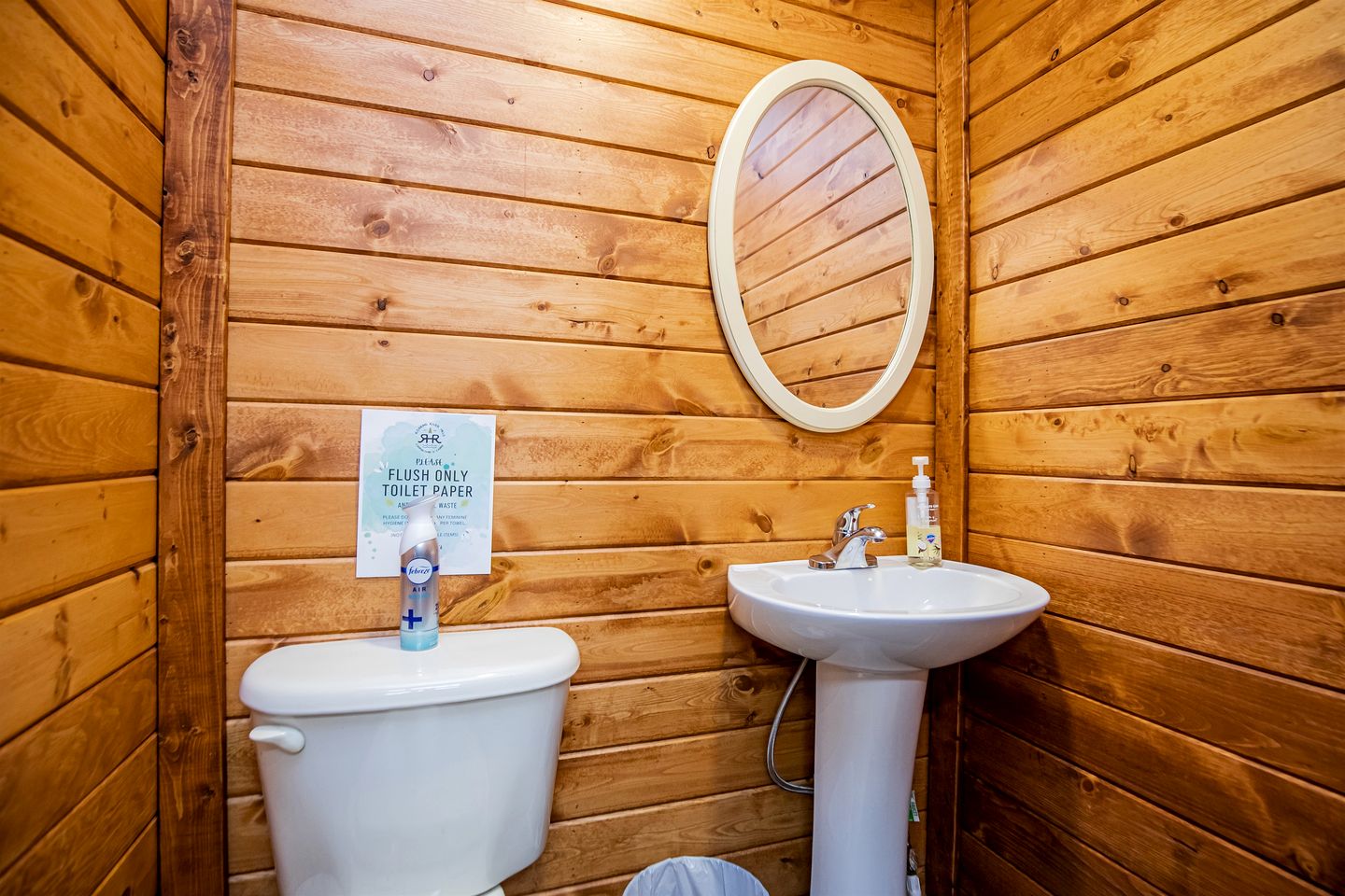Gorgeous Tented Cabin Close to Great Hiking Trails in Cassville, Missouri