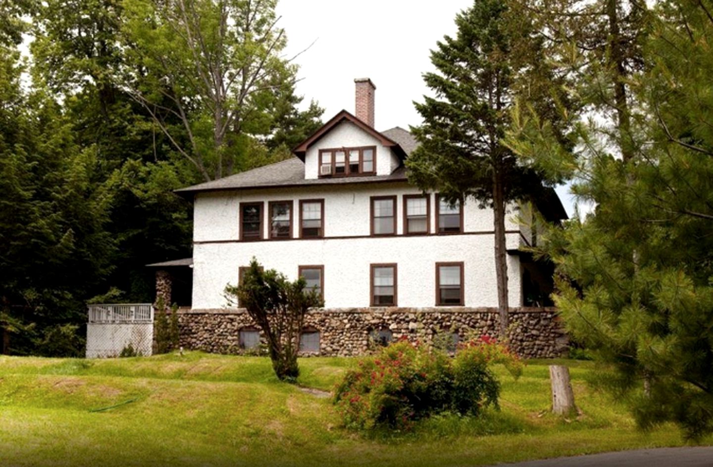 Superb Getaway Cabin near Lake George in Warren County, New York