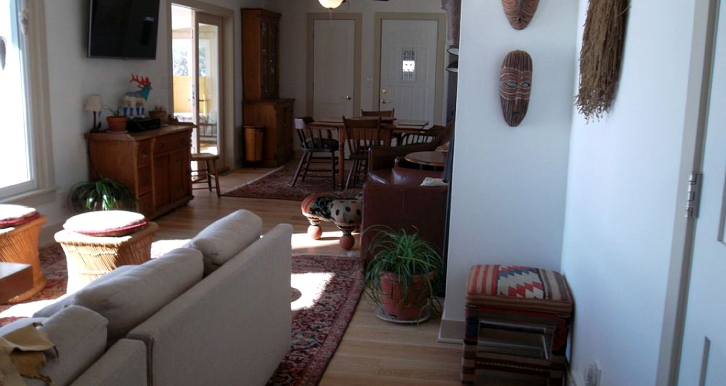 Luxury Riverfront Cottage with Wi-Fi in Horicon, Wisconsin