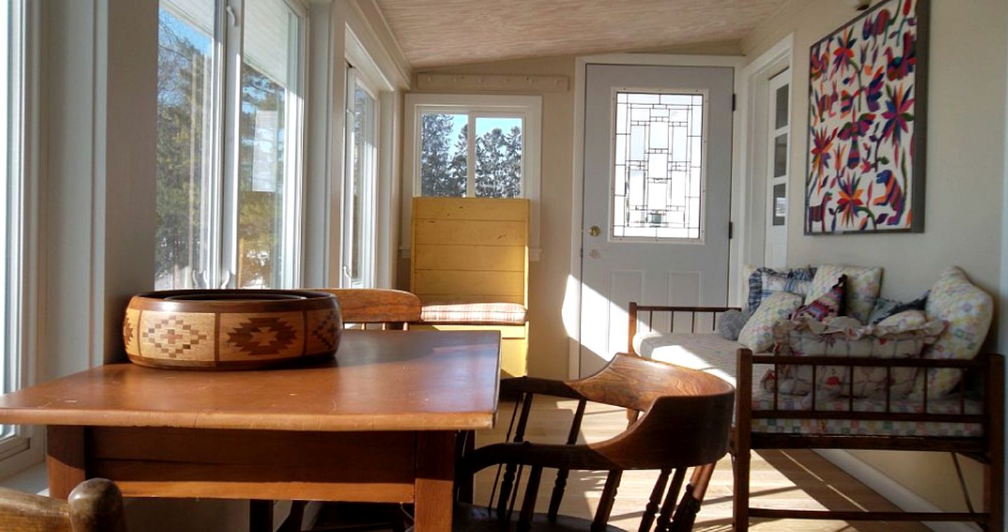 Luxury Riverfront Cottage with Wi-Fi in Horicon, Wisconsin