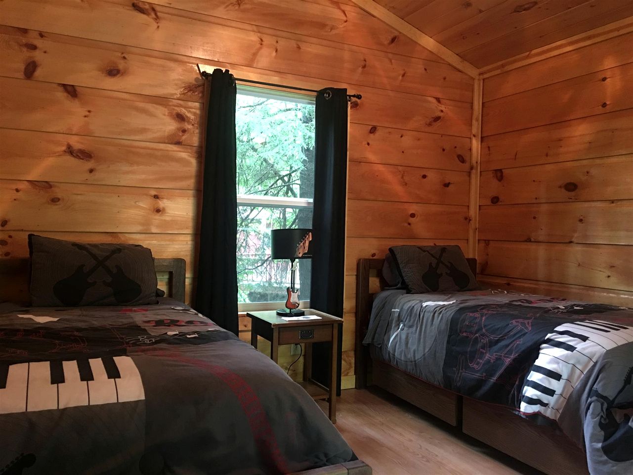 Amazing Wooden Cabin in Monterville, West Virginia