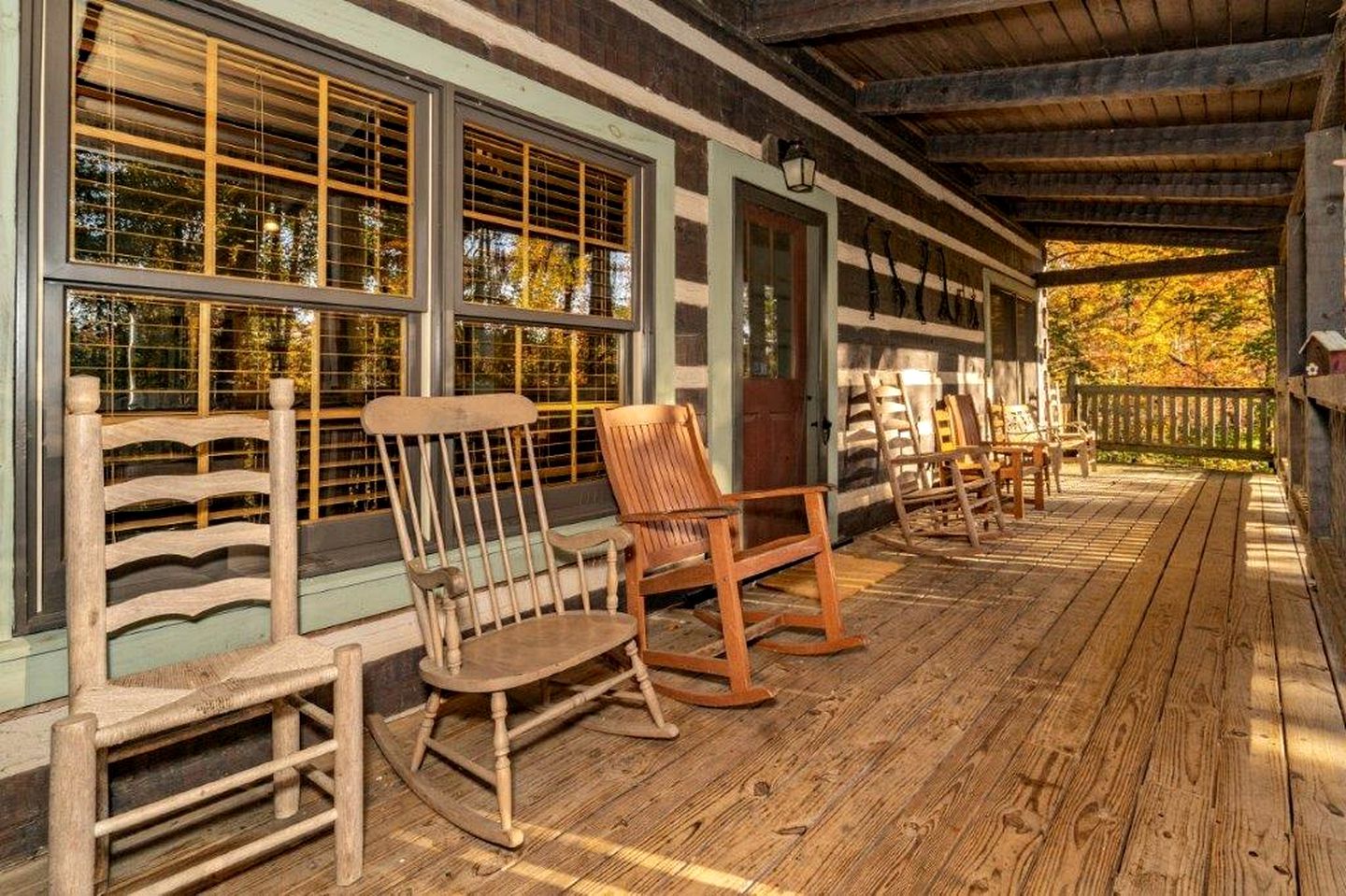 Retreat to the Smokies: Glamping Cabin with Hot Tub and Games Room