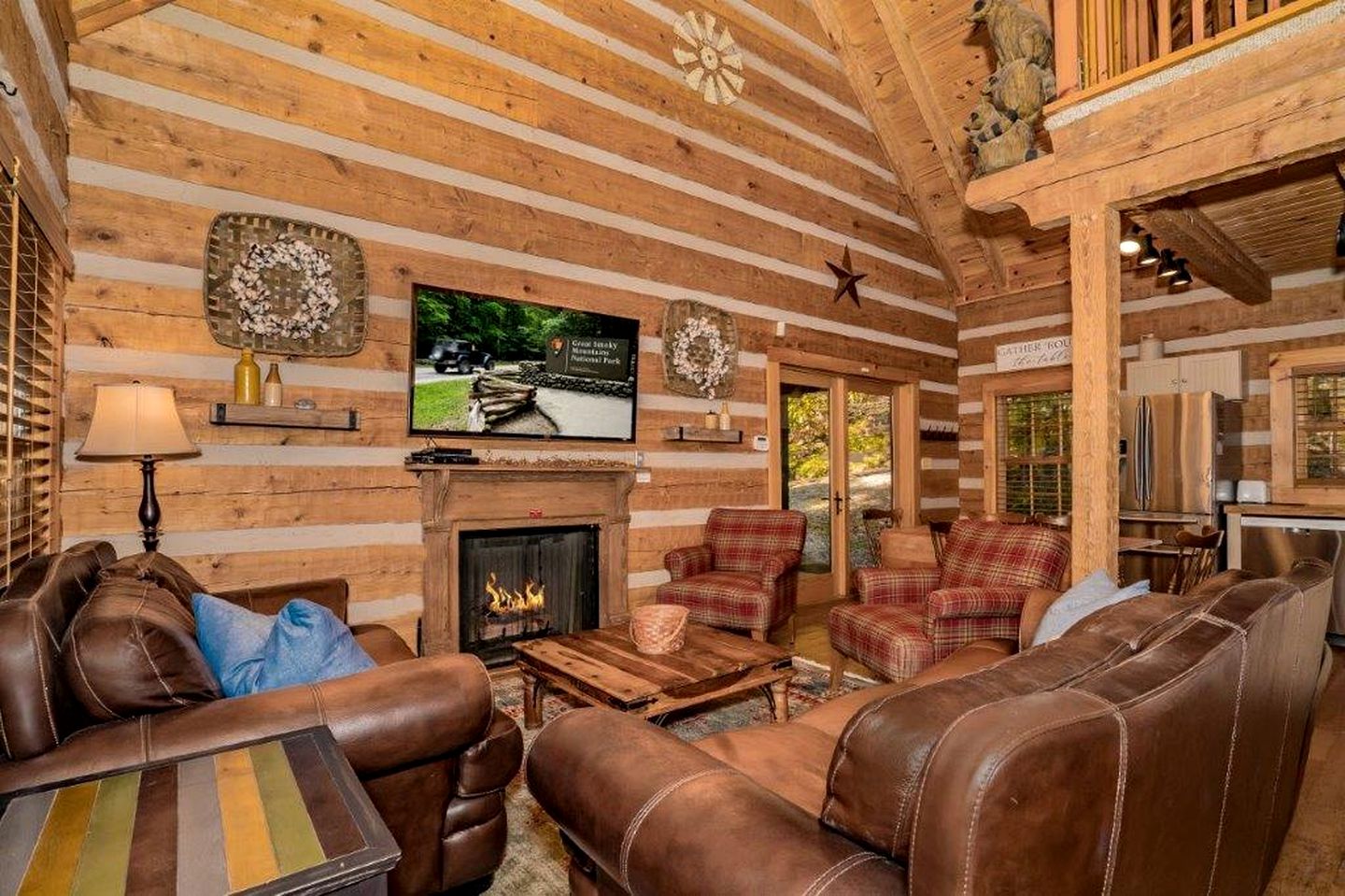 Retreat to the Smokies: Glamping Cabin with Hot Tub and Games Room