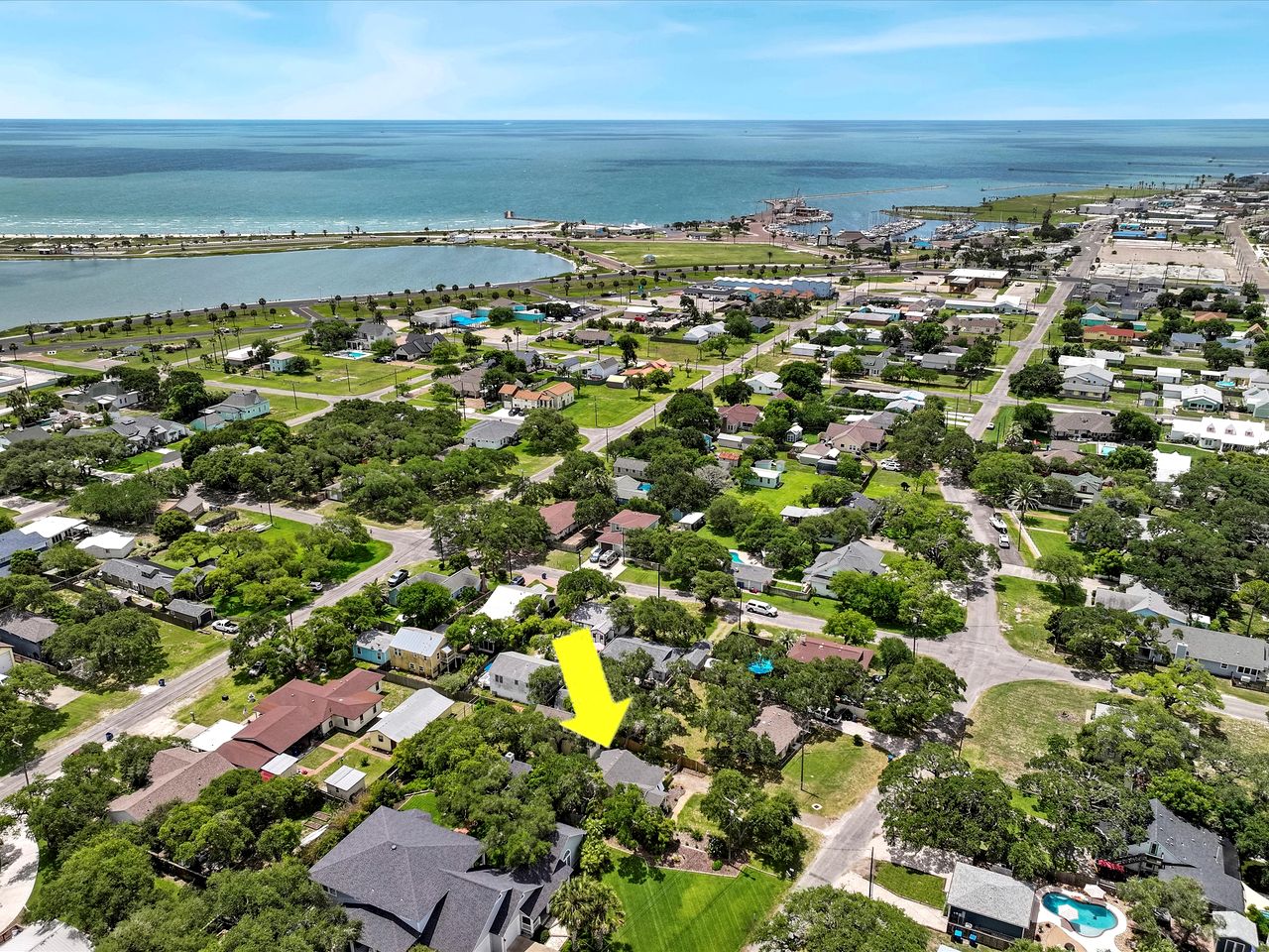 Charming Historic Beach House with Oak-Shaded Yard near Shore & Dining in Rockport, Texas