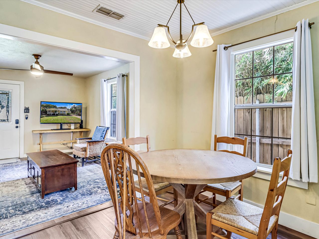 Charming Historic Beach House with Oak-Shaded Yard near Shore & Dining in Rockport, Texas