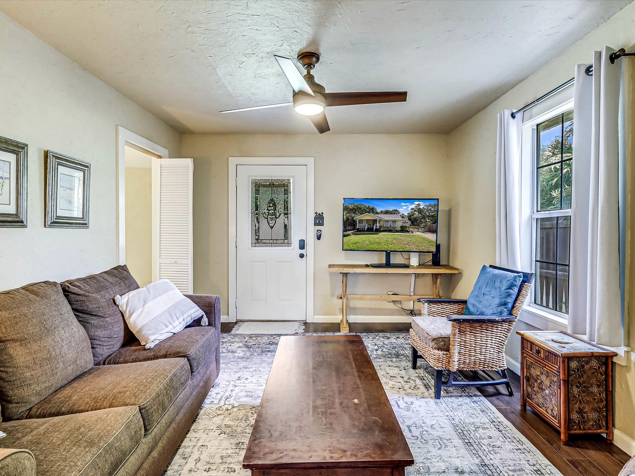 Charming Historic Beach House with Oak-Shaded Yard near Shore & Dining in Rockport, Texas