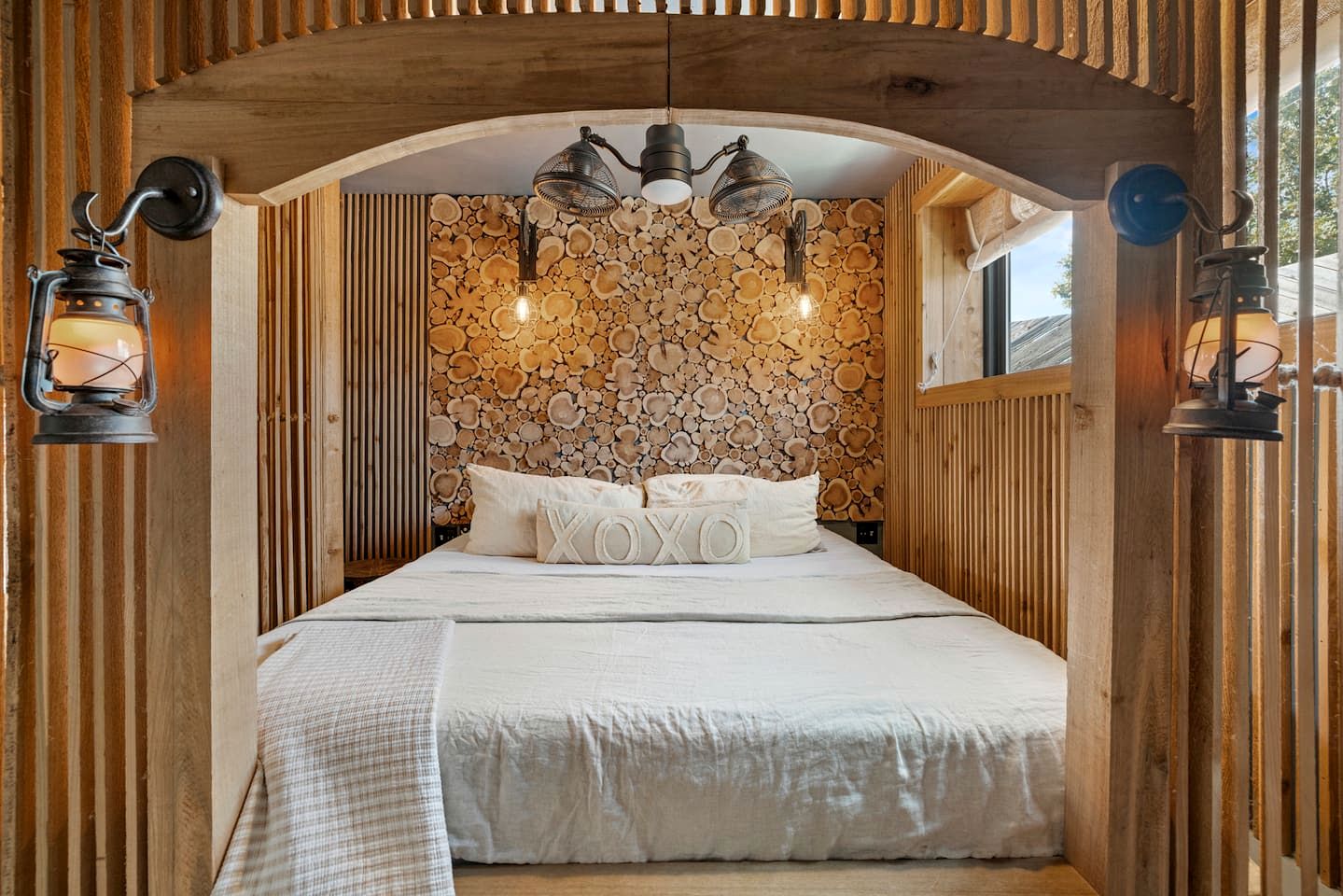 Rustic-Luxe Barn Suite with Hot Tub, EV Charger & Vintage Flair Near Fredericksburg, Texas