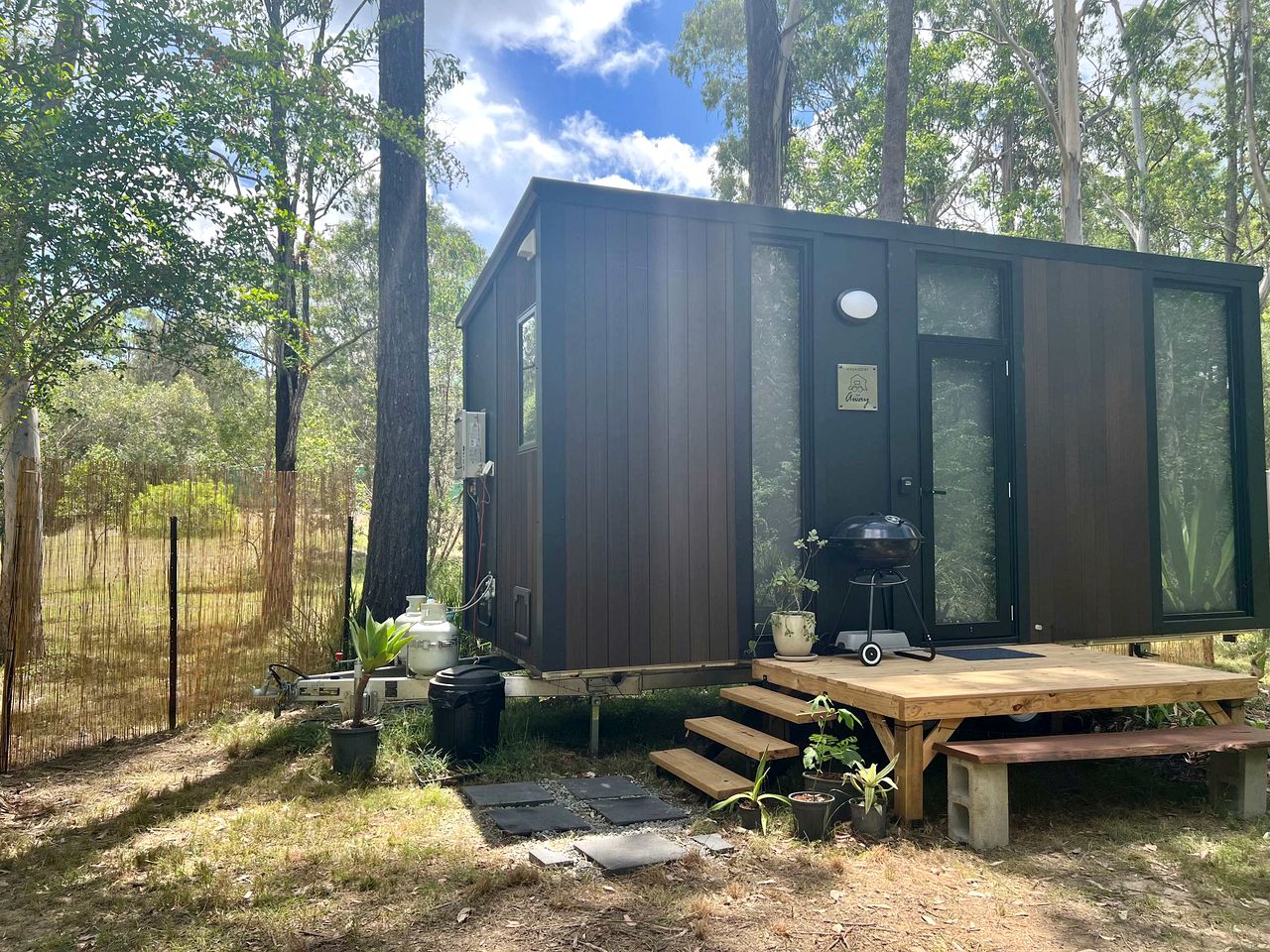Relaxing Tiny House Escape with Stunning Rocky Creek Views, Nestled in the Foothills of the Bauple Mountains in Glenwood, New South Wales