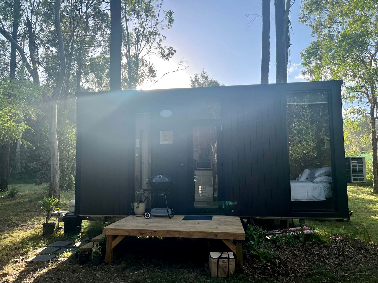 Relaxing Tiny House Escape with Stunning Rocky Creek Views, Nestled in the Foothills of the Bauple Mountains in Glenwood, New South Wales