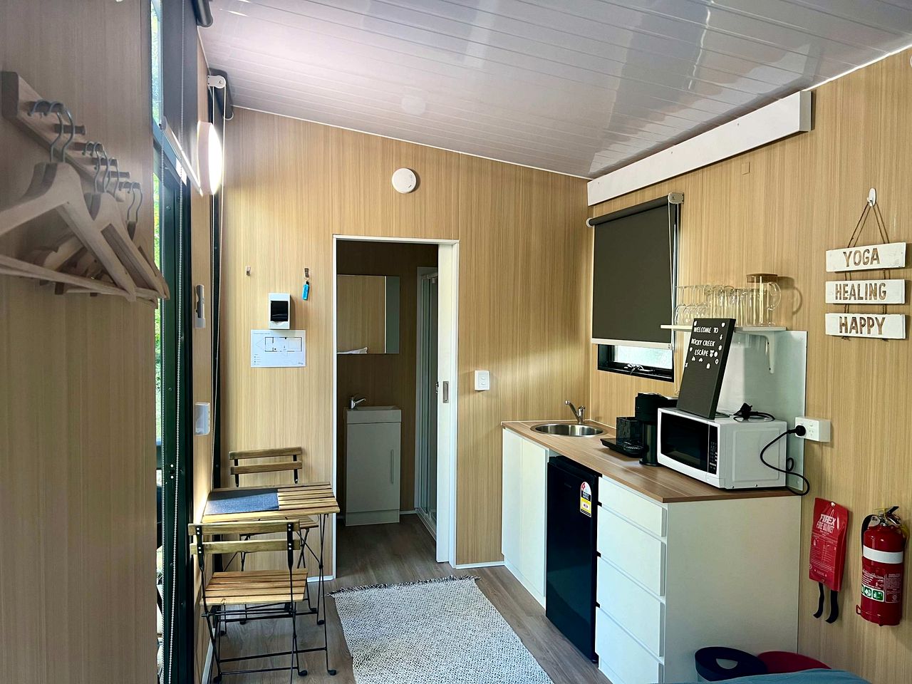 Relaxing Tiny House Escape with Stunning Rocky Creek Views, Nestled in the Foothills of the Bauple Mountains in Glenwood, New South Wales