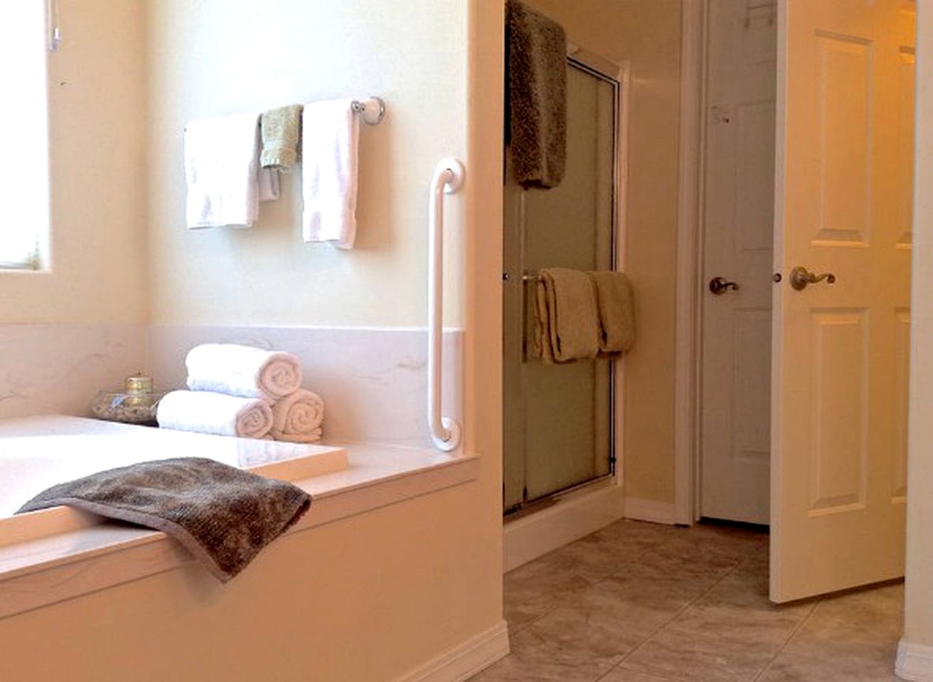 Private and Spacious Bed and Breakfast Perfect for Reunions or Events in Idaho