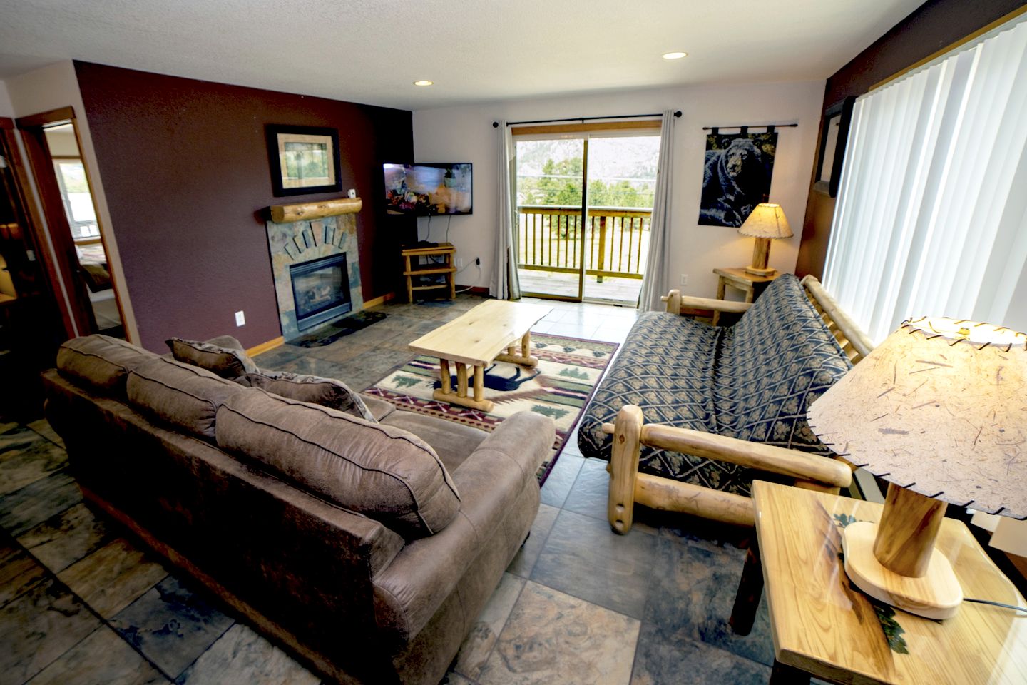 Mountain Cabin with Jacuzzi Perfect for a Relaxing Escape in Colorado