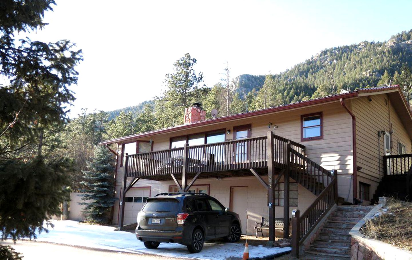 Mountain Cabin for a Getaway near Colorado Springs in Colorado