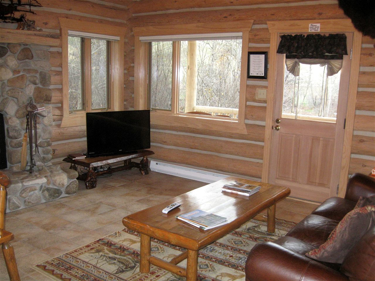 Rocky Mountains Getaway: Gorgeous Log Cabin in Darby, Montana