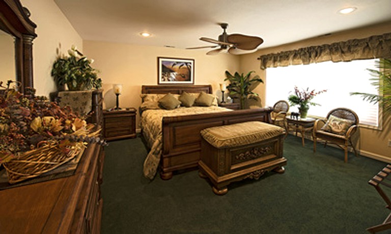 Cabins (Thompson Falls, Montana, United States)