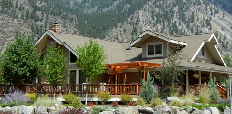 Cabins (Thompson Falls, Montana, United States)