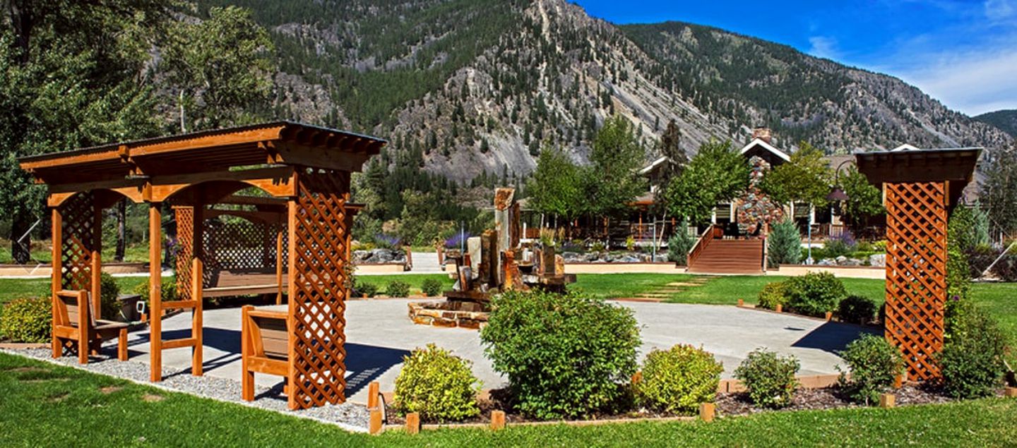 Stunning Cabin Retreat near Clark Fork River in Montana