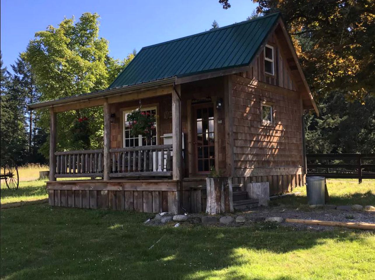 Charming Cabin Rental on a Horse Farm in Duncan on Vancouver Island, British Columbia