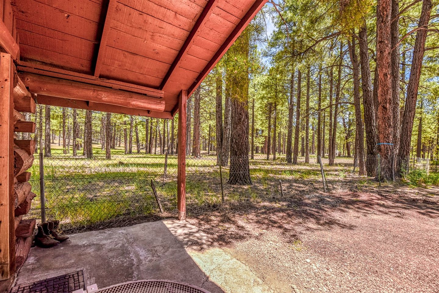 Simple and Historic Fishing Log Cabin for a Rustic Retreat to Northern Arizona