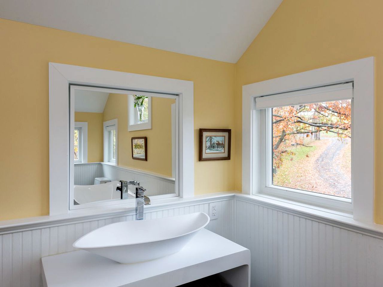 Exquisite Sunny Cabin Rental with a Hot Tub in Front Royal, Virginia