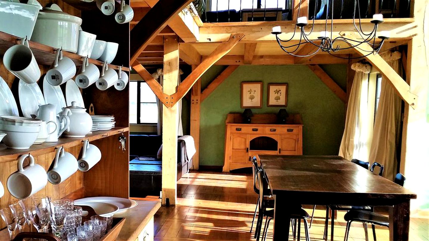 Romantic Accommodation near Kaimai Mamaku Forest Park, North Island