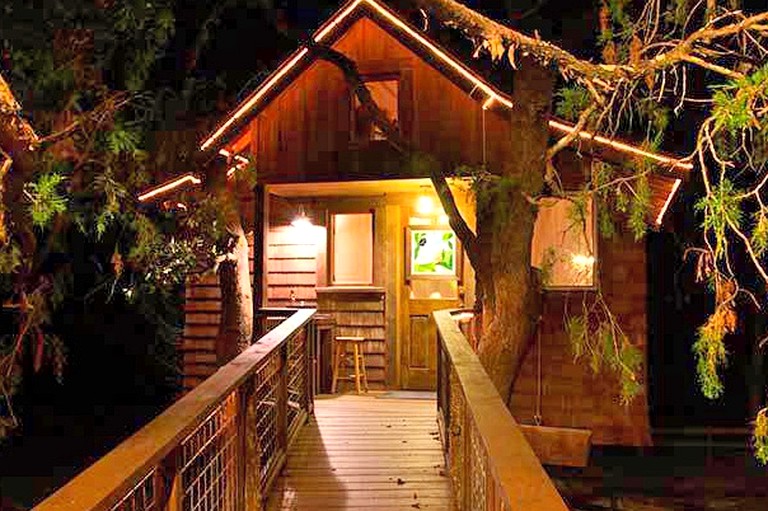 Tree Houses (Waelder, Texas, United States)