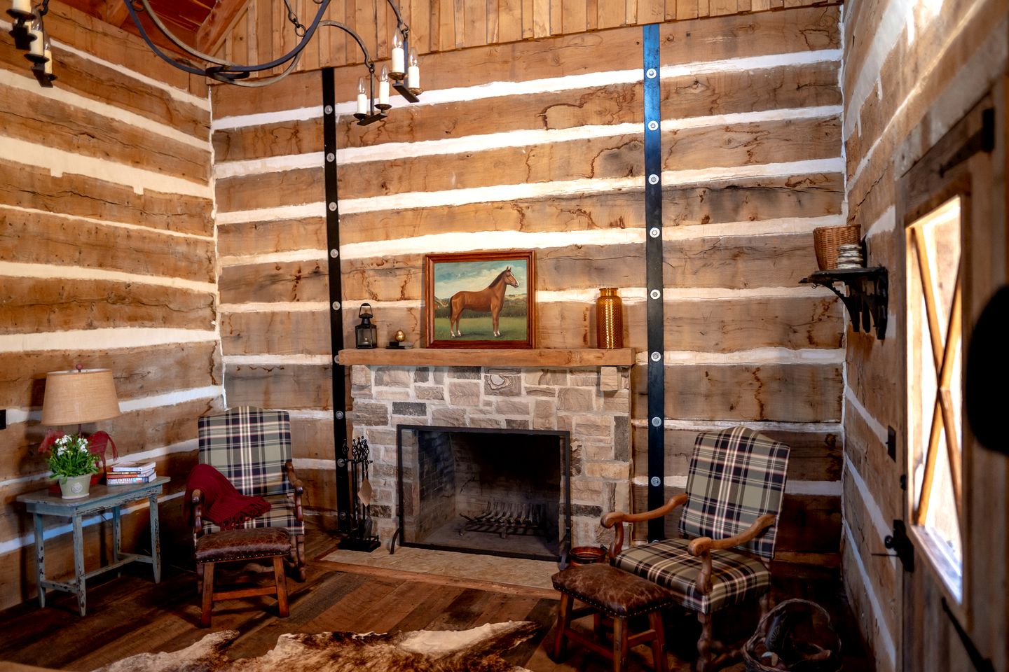 Romantic Cabin Rental for Two with Stone Fireplace in New Ulm, Texas
