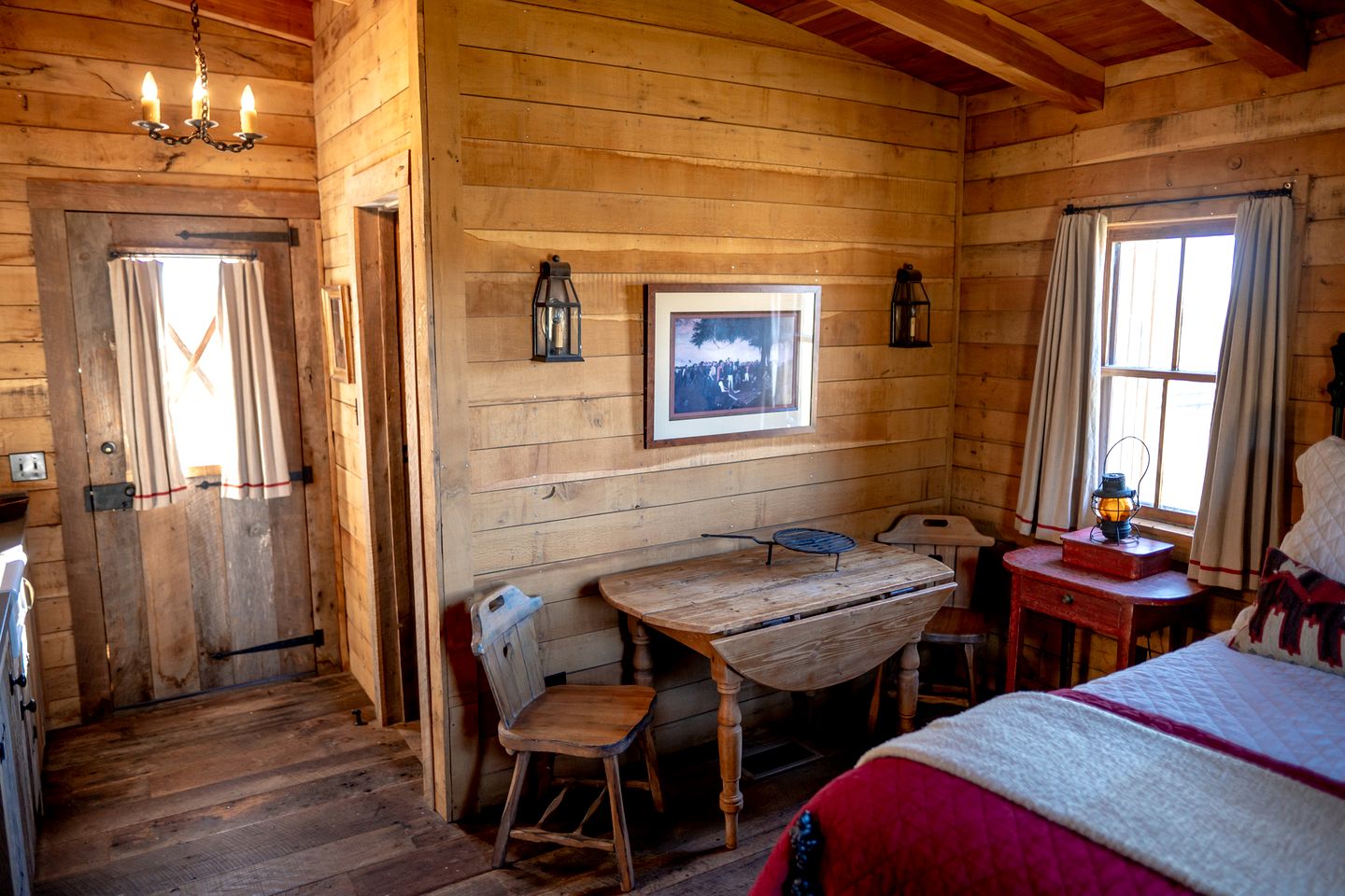 Romantic Cabin Rental for Two with Stone Fireplace in New Ulm, Texas