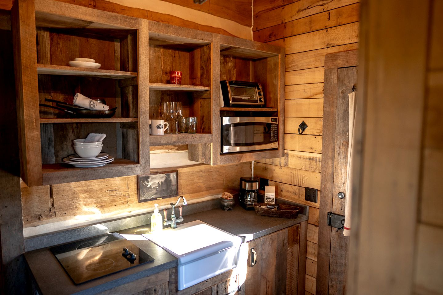 Romantic Cabin Rental for Two with Stone Fireplace in New Ulm, Texas