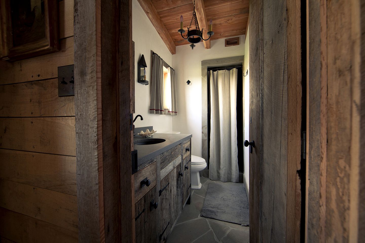 Romantic Cabin Rental for Two with Stone Fireplace in New Ulm, Texas