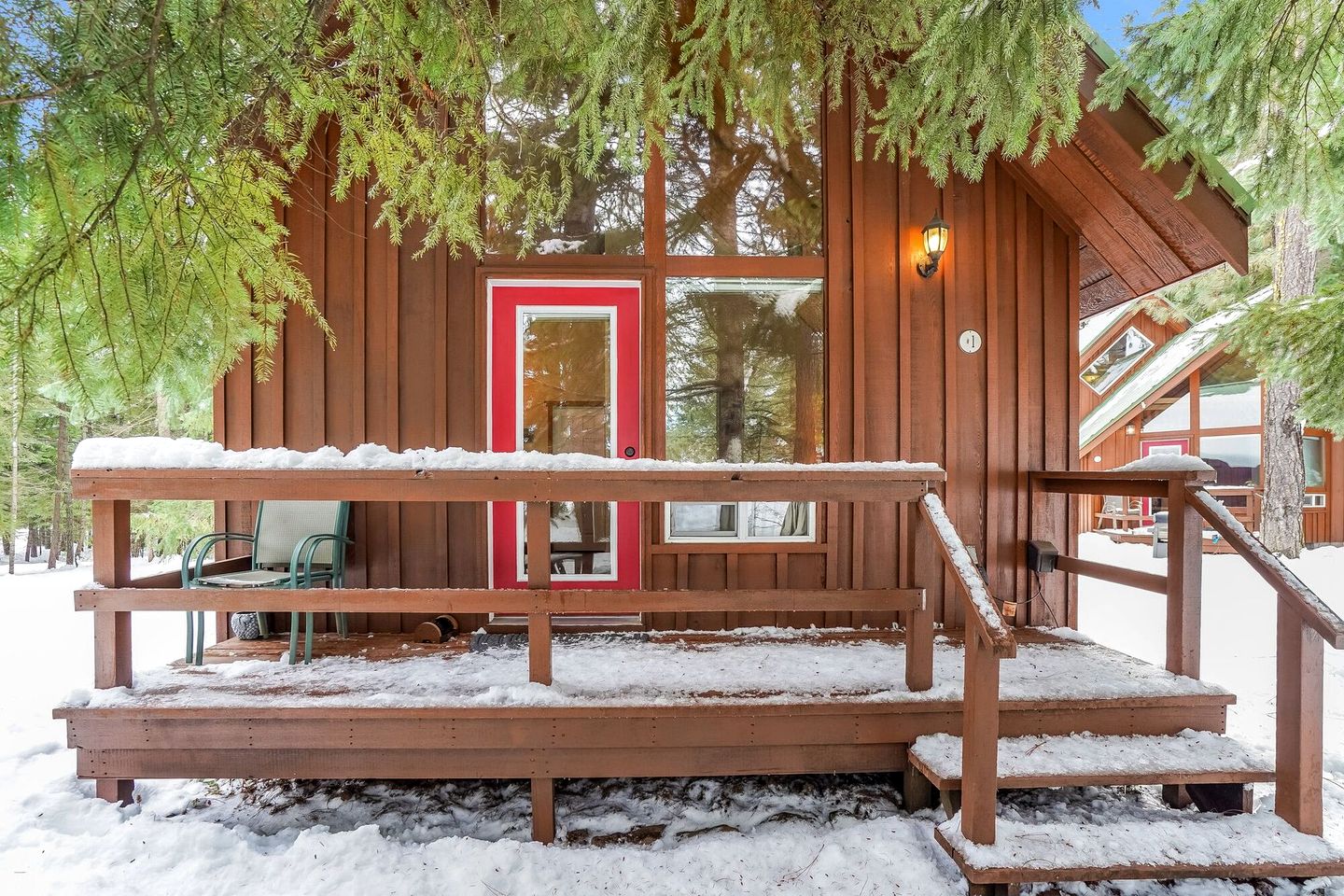 Affordable and Romantic Couples' Cabin Rental near Gifford Pinchot National Forest, Washington