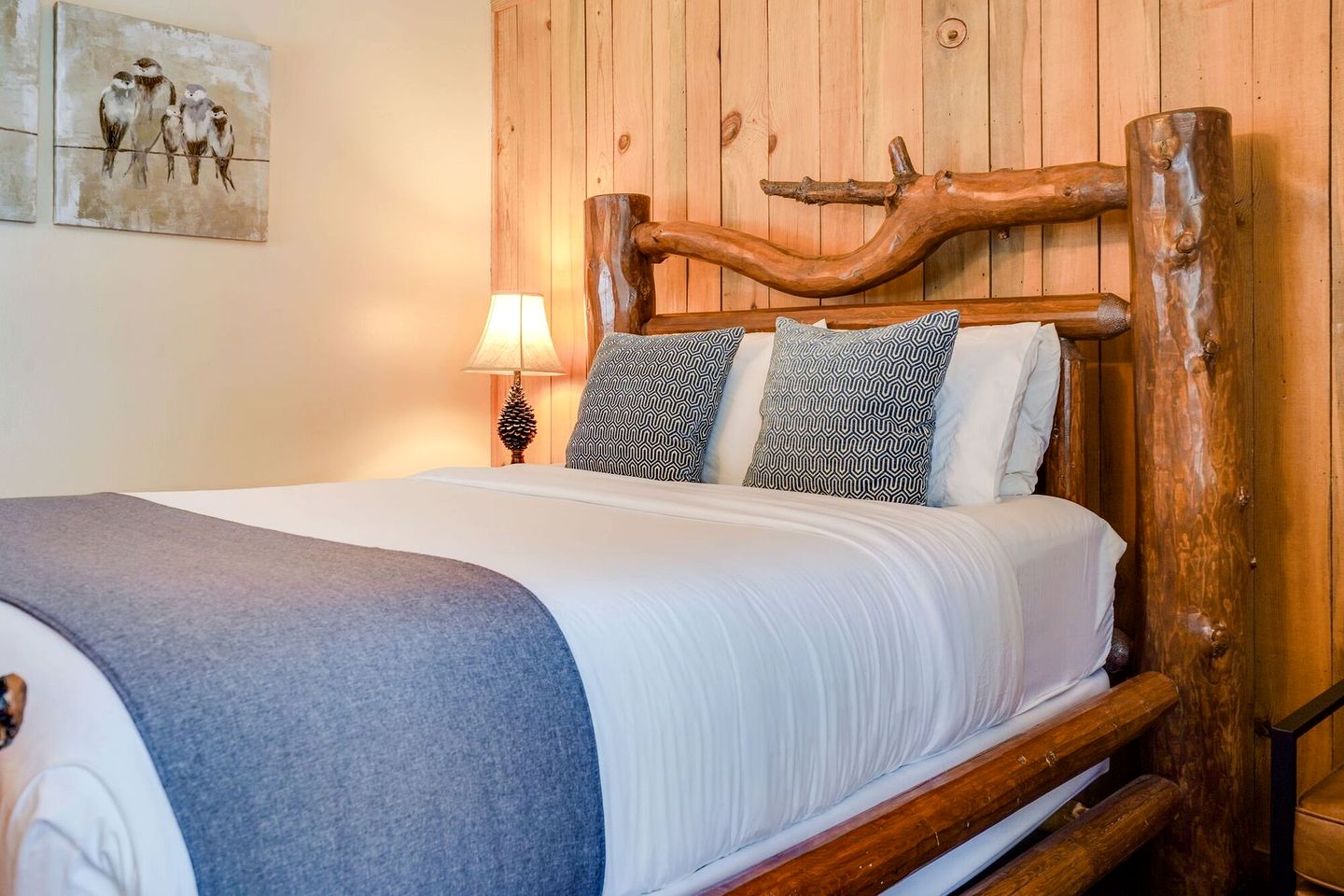 Affordable and Romantic Couples' Cabin Rental near Gifford Pinchot National Forest, Washington