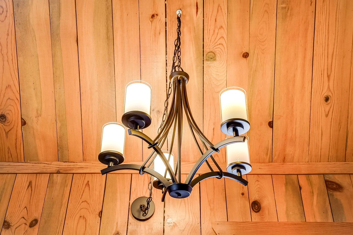 Affordable and Romantic Couples' Cabin Rental near Gifford Pinchot National Forest, Washington