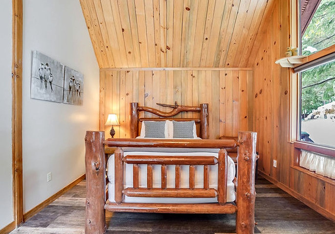 Affordable and Romantic Couples' Cabin Rental near Gifford Pinchot National Forest, Washington
