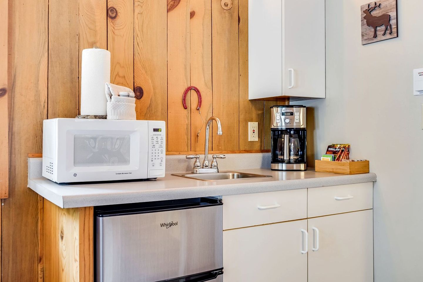 Affordable and Romantic Couples' Cabin Rental near Gifford Pinchot National Forest, Washington