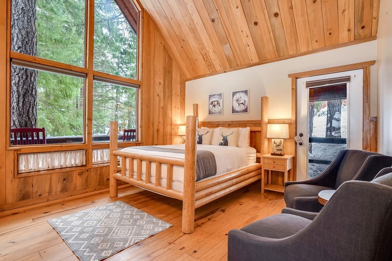 Cabins (United States of America, Trout Lake, Washington)