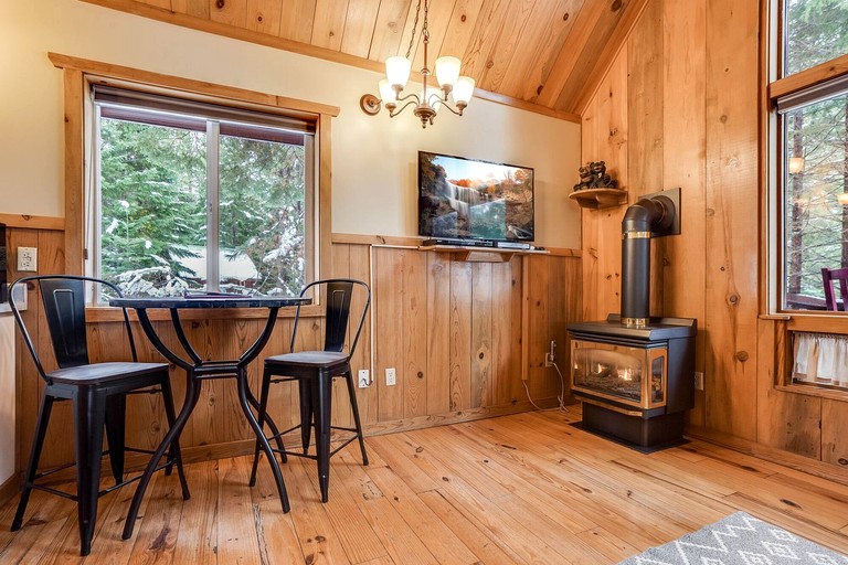 Cabins (United States of America, Trout Lake, Washington)