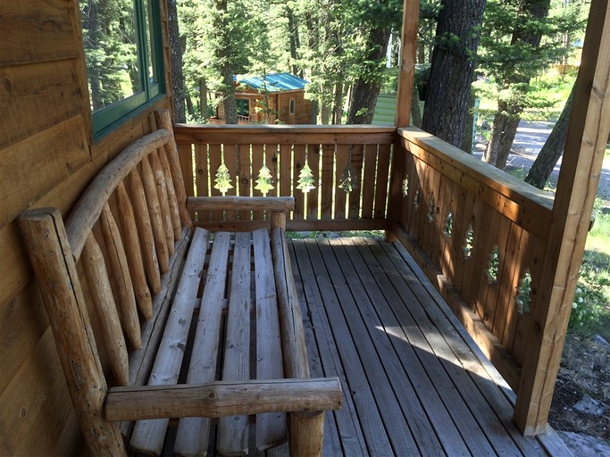 Cabins (United States of America, Hall, Montana)