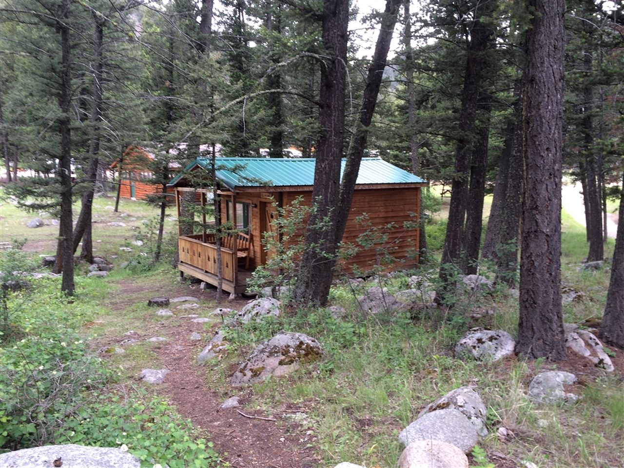 Romantic Wilderness Cabin Rental for Couples near Helena, Montana