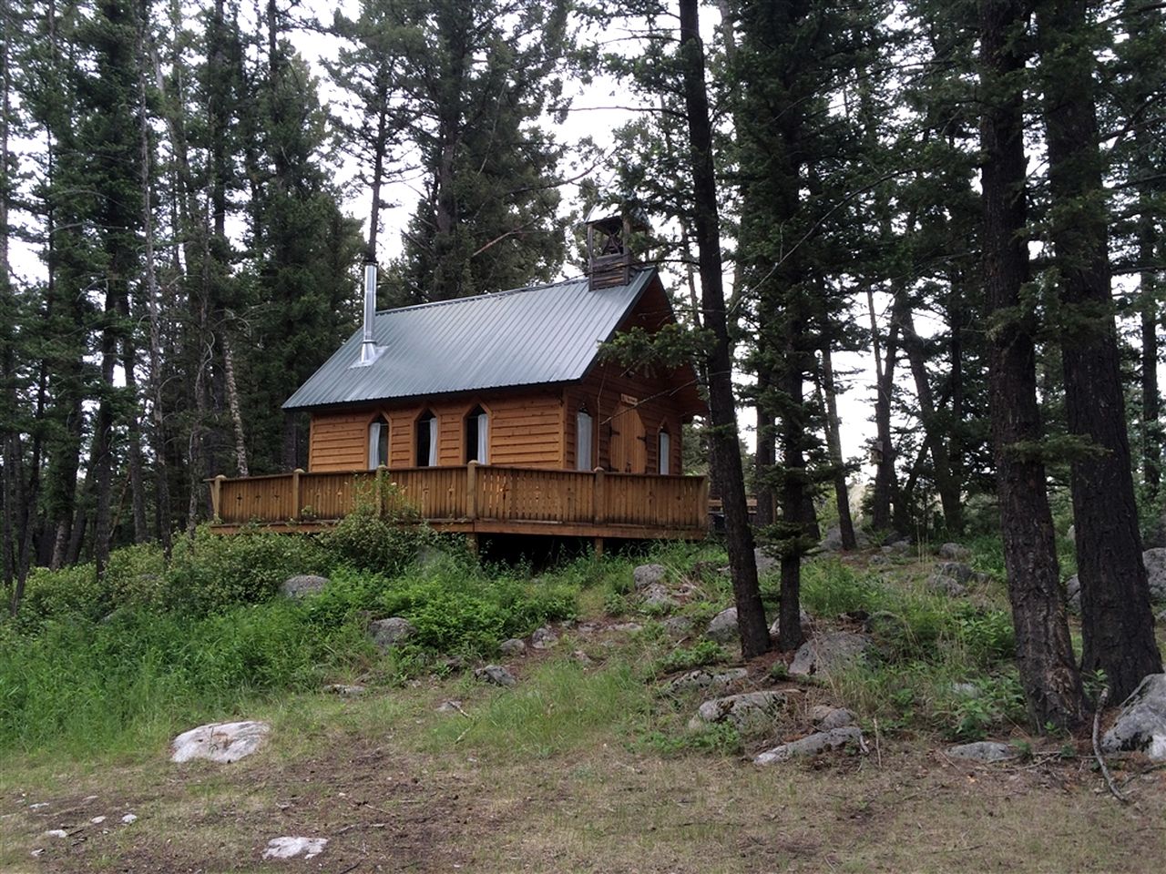 Romantic Cabin Rental for Couples in Secluded Woodlands near Butte, Montana