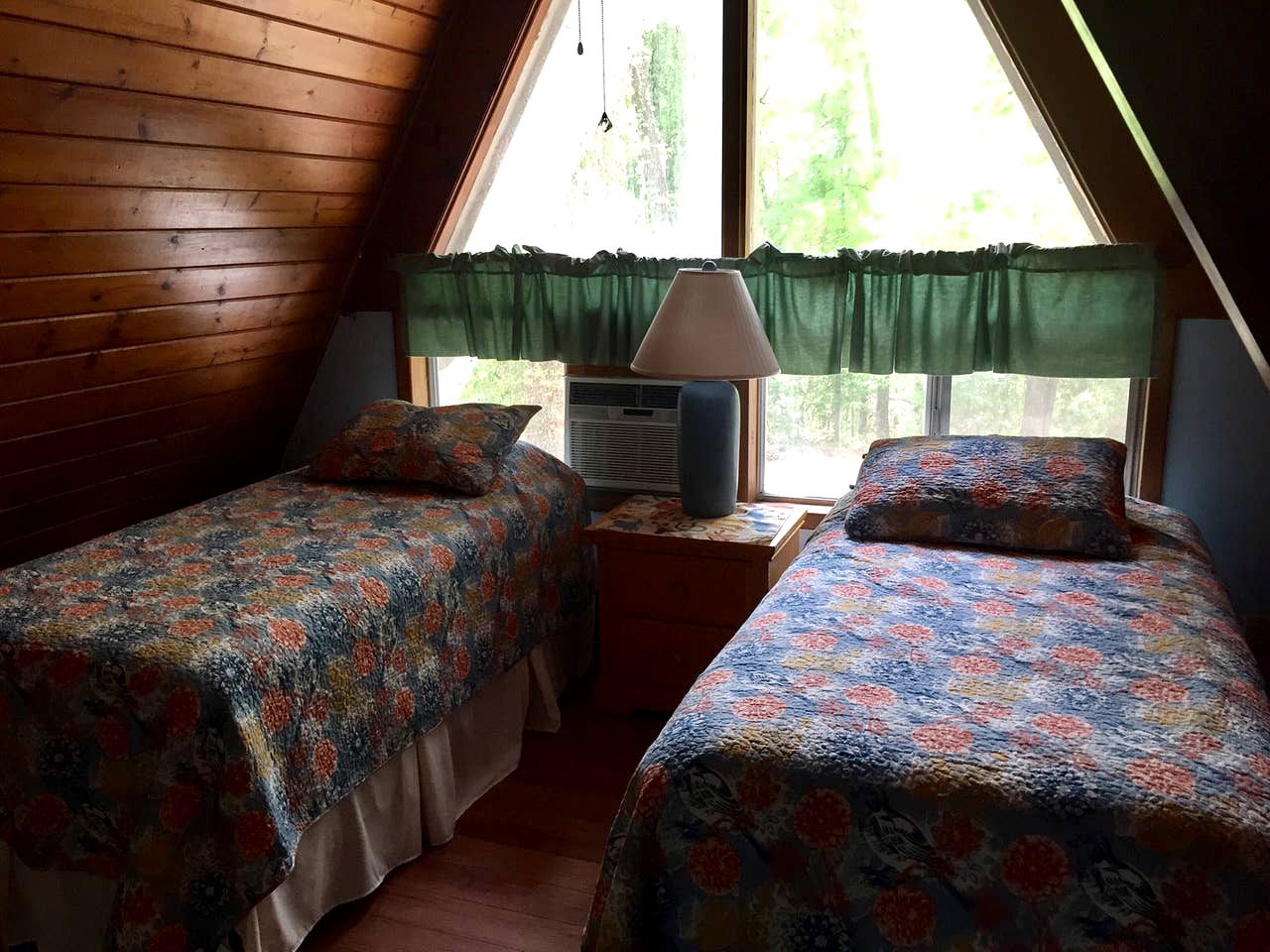 Romantic Cabin Rental with Five Fishing Ponds near Columbus, Georgia