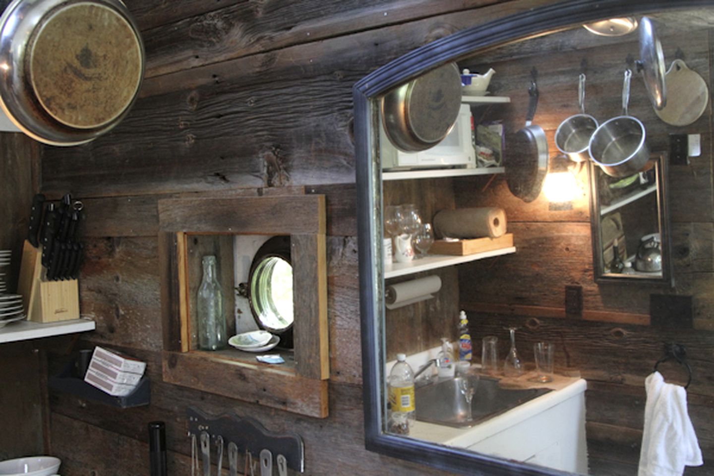 Romantic Cabin Retreat for Couples in Cape Cod Bay near Provincetown