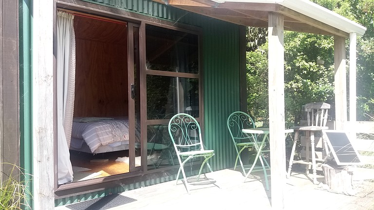 Cabins (Takaka, South Island, New Zealand)
