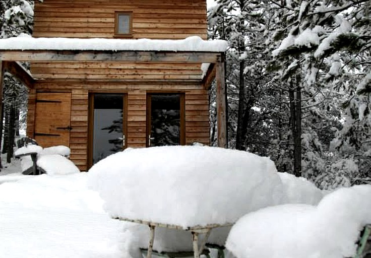 Cabins (Ribeyret, Provence-Alpes-Côte d'Azur, France)