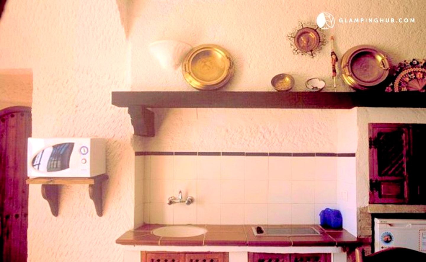 Romantic Cave Getaway with Pool Access near Granada, Spain