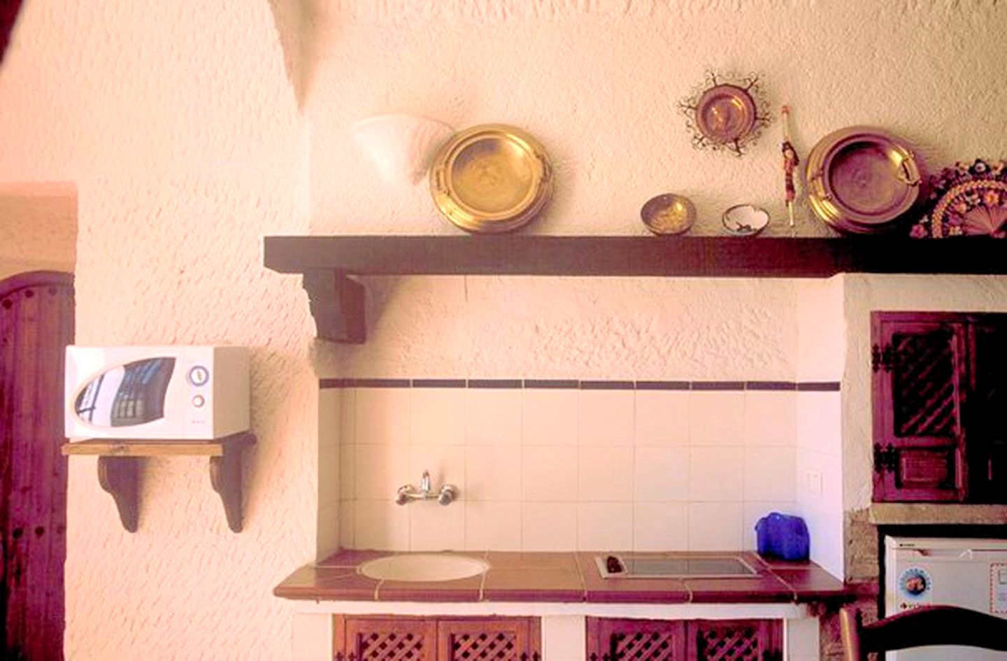 Romantic Cave Getaway with a Jacuzzi near Granada, Spain